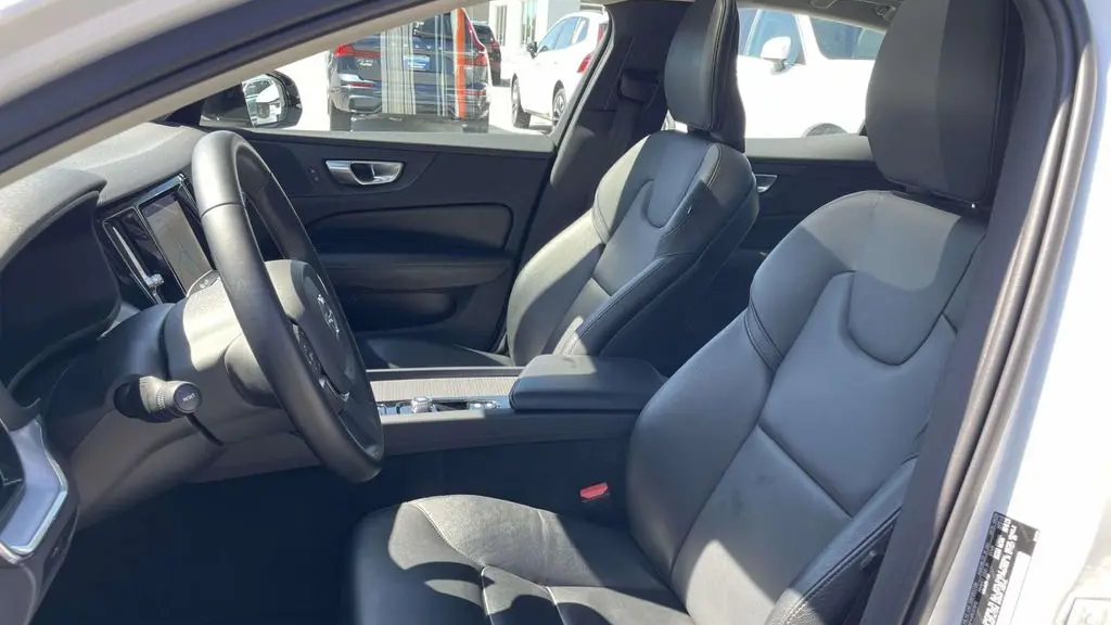 2024 Volvo S60 B5 Core Dark Theme