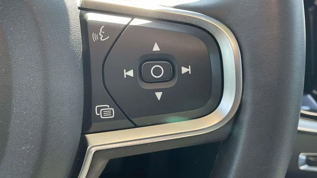 2024 Volvo S60 B5 Core Dark Theme