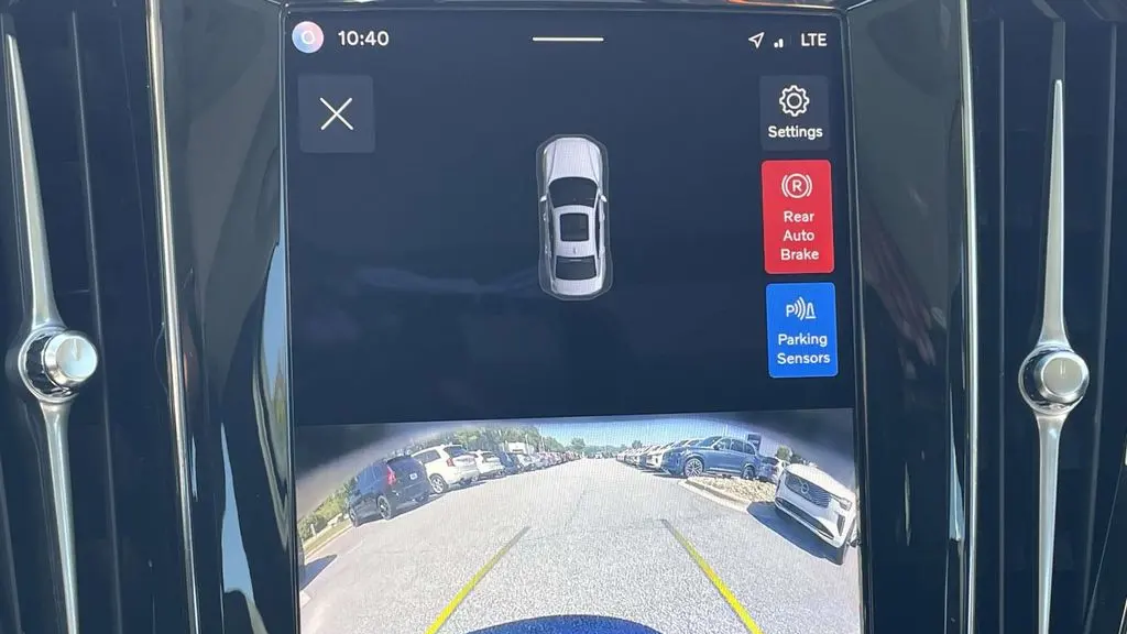 2024 Volvo S60 B5 Core Dark Theme