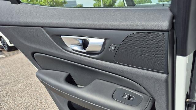 2024 Volvo S60 B5 Core Dark Theme