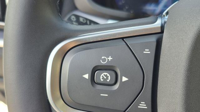 2024 Volvo S60 B5 Core Dark Theme