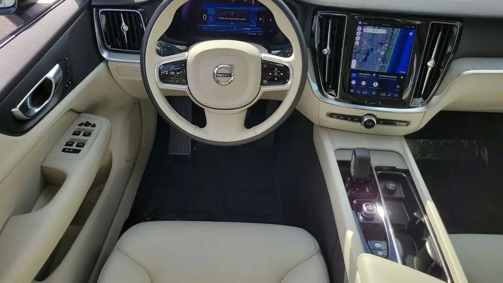 2024 Volvo S60 B5 Plus Dark Theme