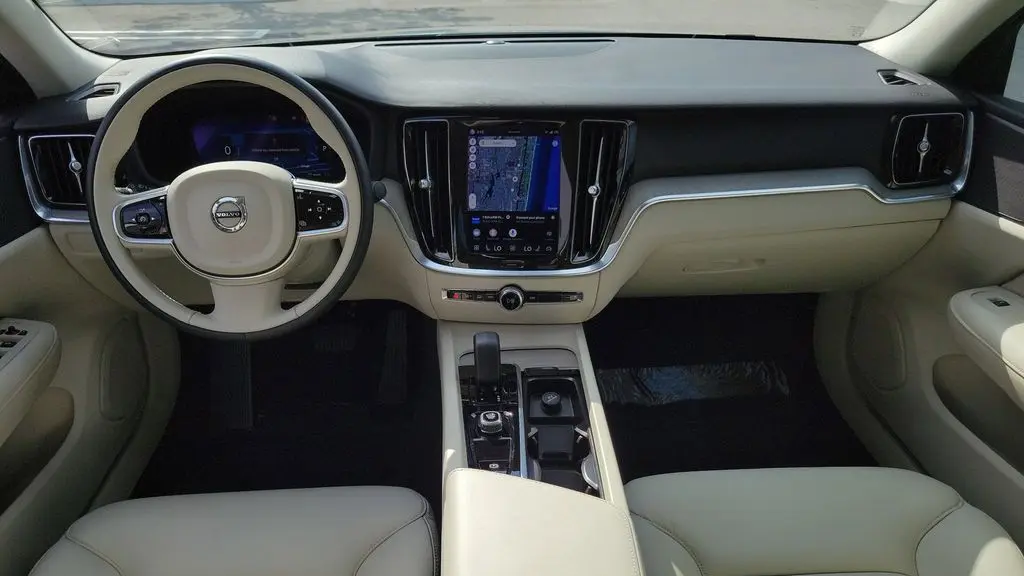 2024 Volvo S60 B5 Plus Dark Theme