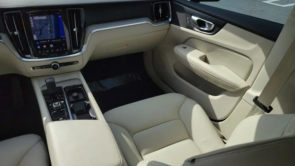 2024 Volvo S60 B5 Plus Dark Theme
