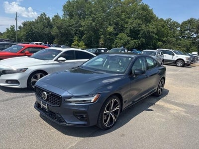 2024 Volvo S60 B5 Plus Dark Theme 4DR Sedan