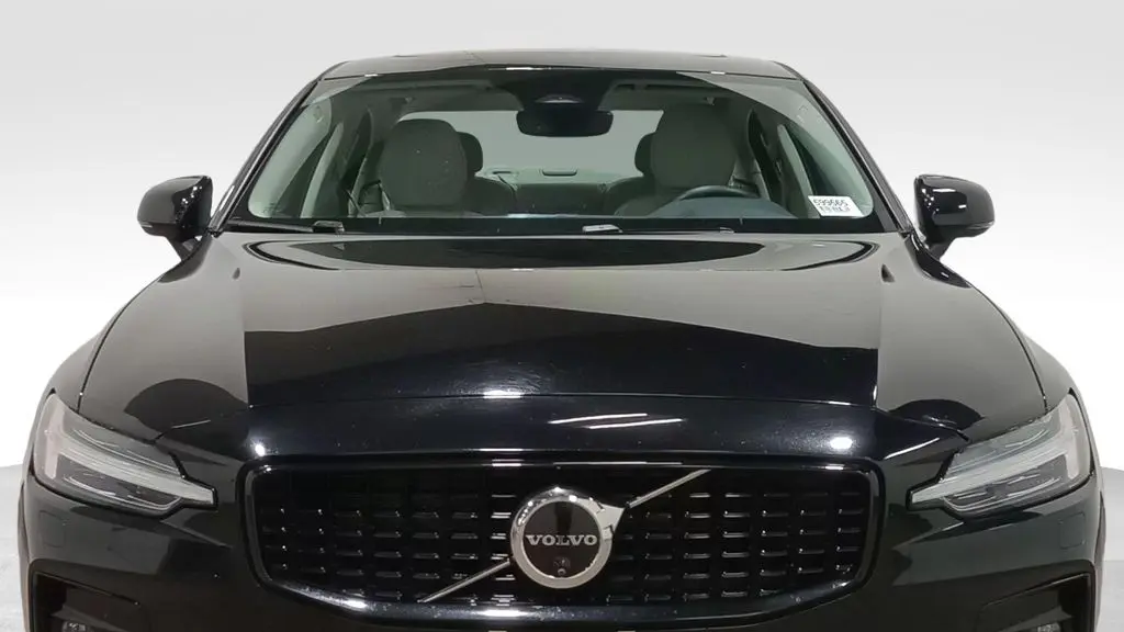 2024 Volvo S60 B5 Plus Dark Theme