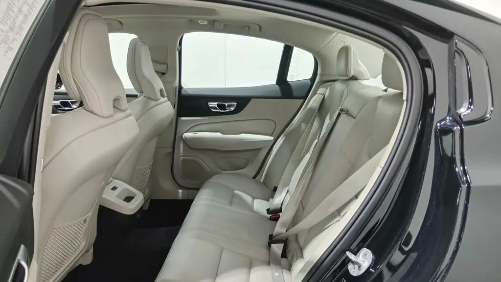 2024 Volvo S60 B5 Plus Dark Theme