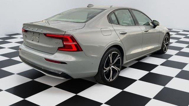 2024 Volvo S60 B5 Plus Dark Theme