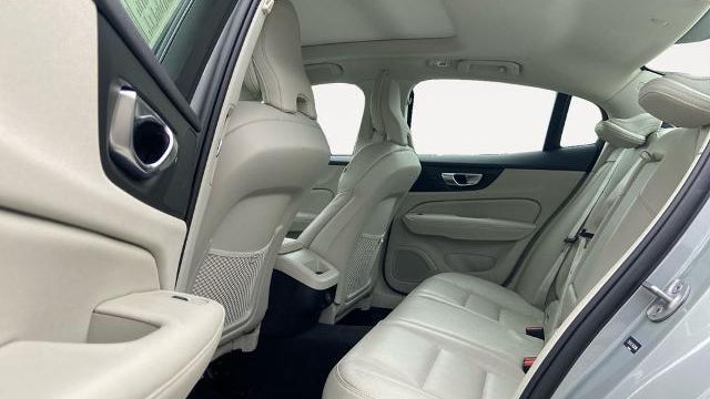 2024 Volvo S60 B5 Plus Dark Theme