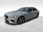 2024 S60 Thumbnail 3