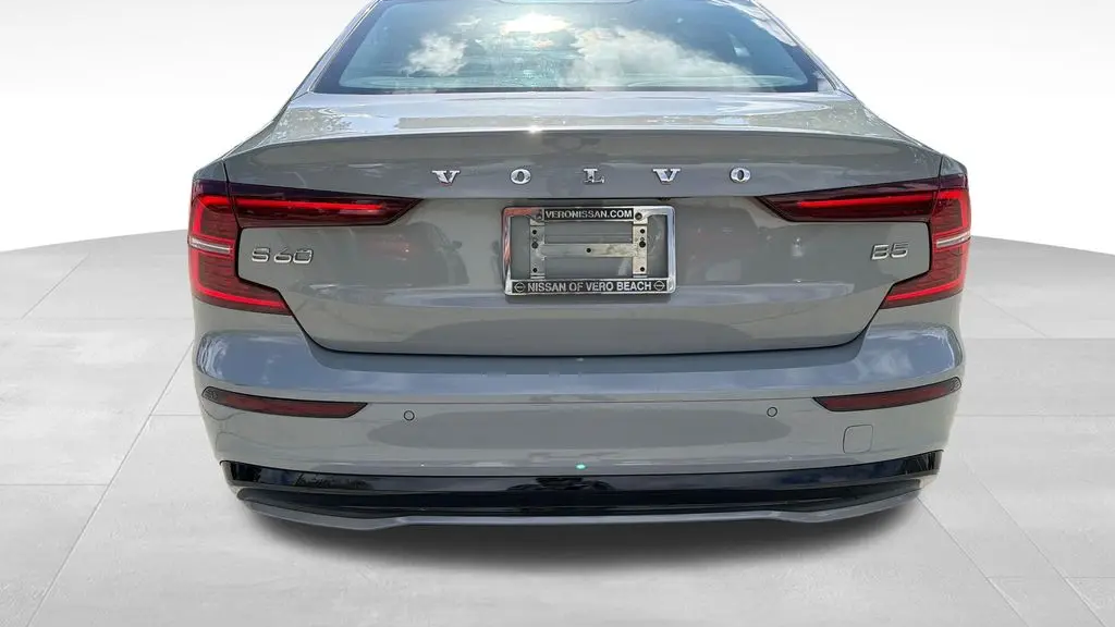 2024 Volvo S60 B5 Plus Dark Theme