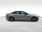 2024 S60 Thumbnail 8