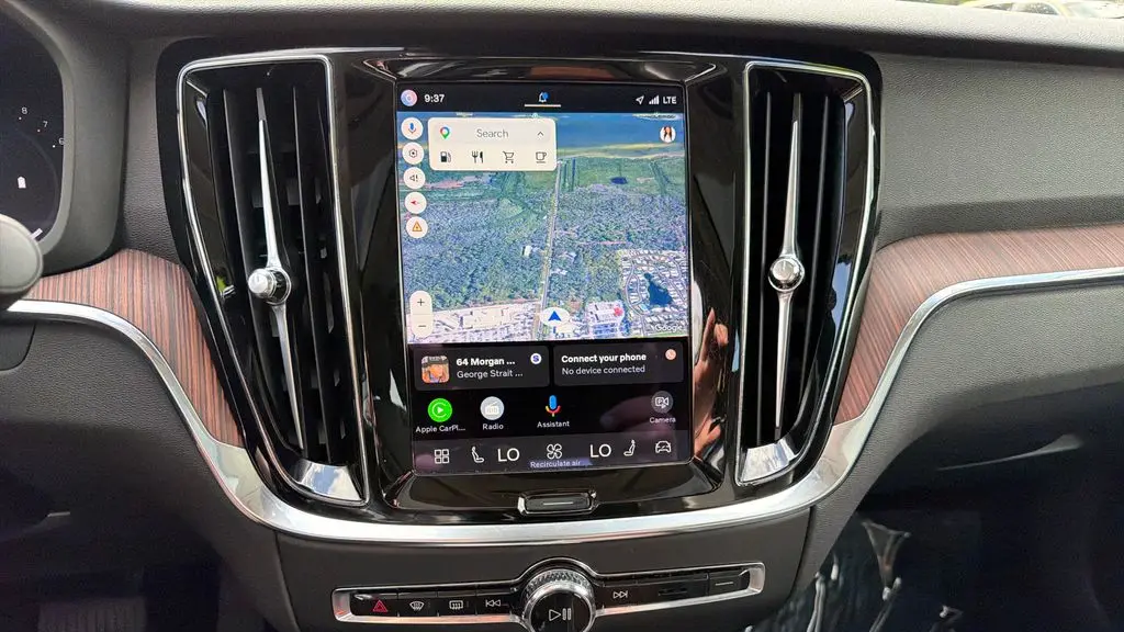 2024 Volvo S60 B5 Plus Dark Theme