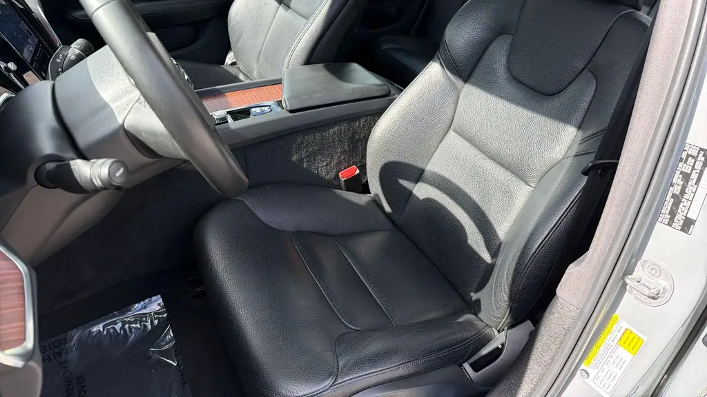 2024 Volvo S60 B5 Plus Dark Theme