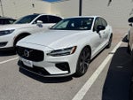 2022 S60 Thumbnail 3