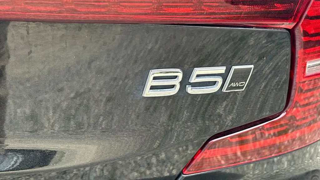 2025 Volvo S60 B5 Plus