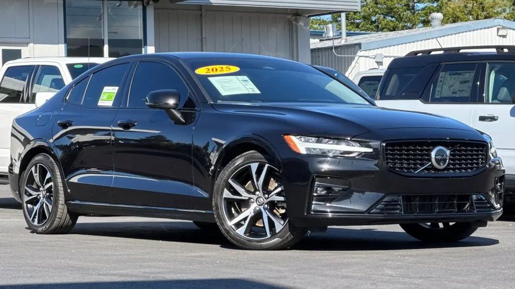 2025 Volvo S60 B5 Plus