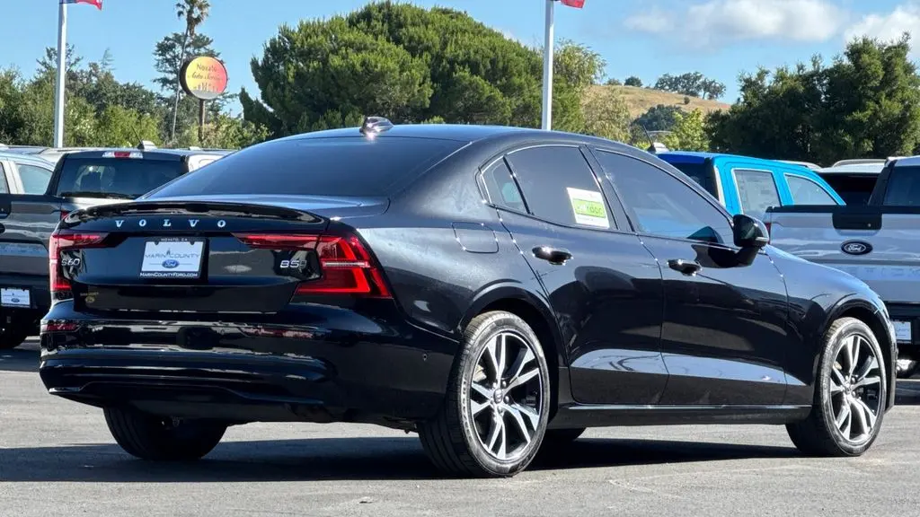 2025 Volvo S60 B5 Plus