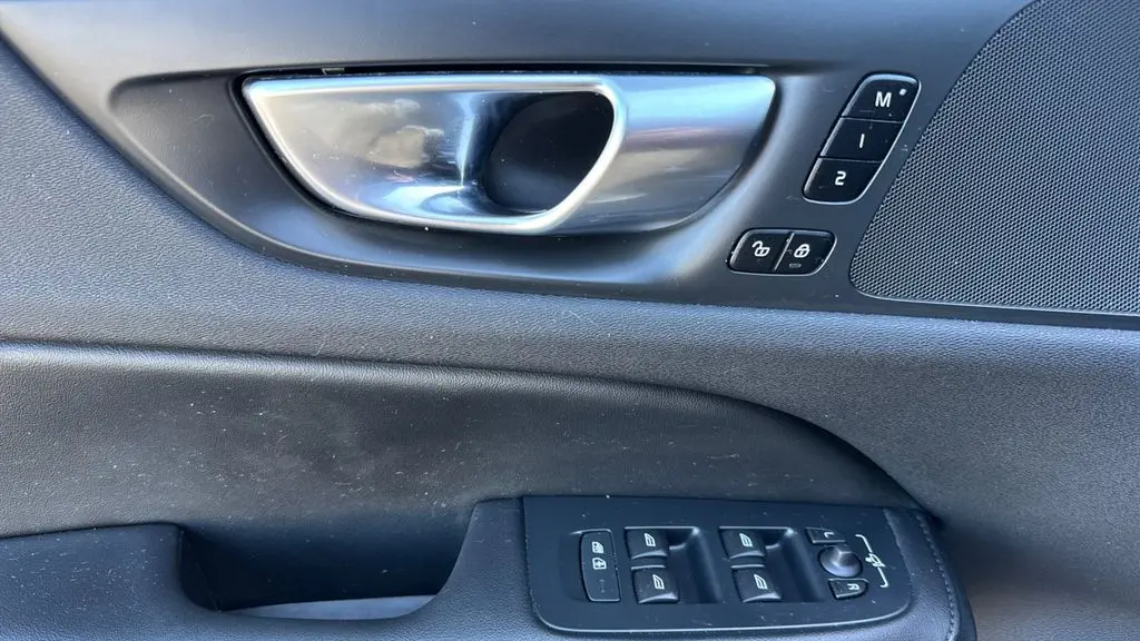 2025 Volvo S60 B5 Plus