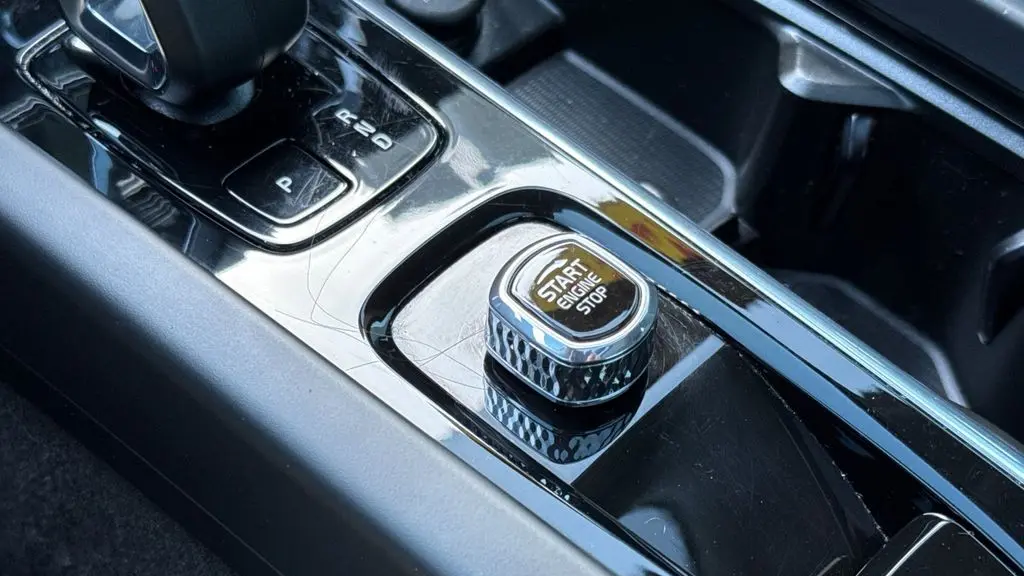 2025 Volvo S60 B5 Plus