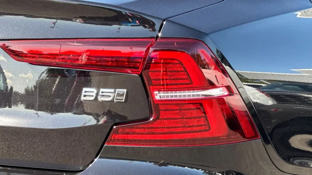 2025 Volvo S60 B5 Plus