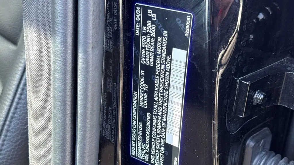 2025 Volvo S60 B5 Plus
