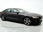 2025 S60 Thumbnail 3