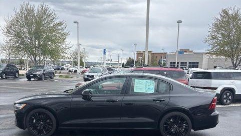 2024 Volvo S60 B5 Plus Black Edition
