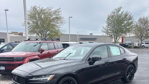 2024 Volvo S60 B5 Plus Black Edition