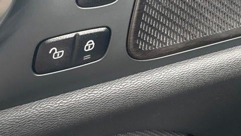 2024 Volvo S60 B5 Plus Black Edition