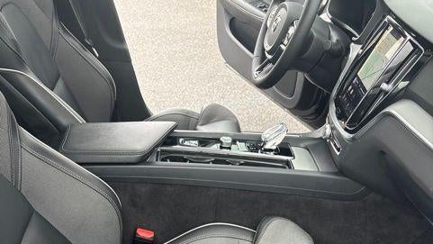 2024 Volvo S60 B5 Plus Black Edition