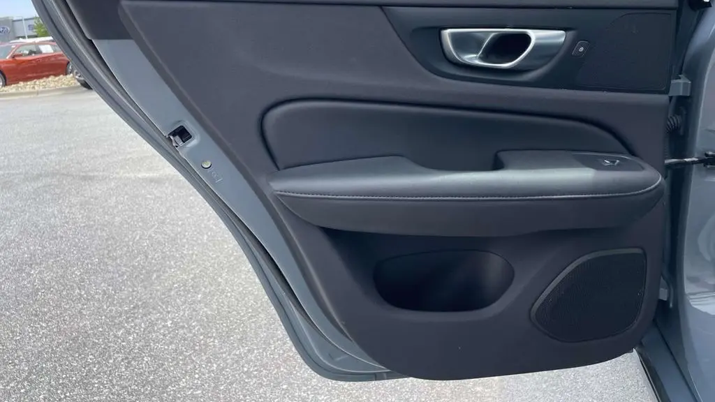 2024 Volvo S60 B5 Core Dark Theme