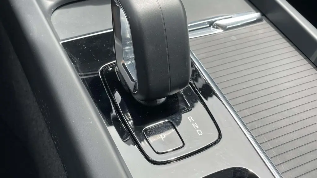 2024 Volvo S60 B5 Core Dark Theme