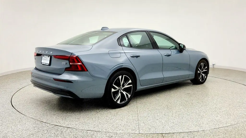 2023 Volvo S60 B5 Core Dark Theme