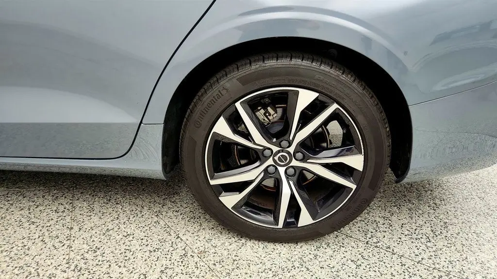 2023 Volvo S60 B5 Core Dark Theme