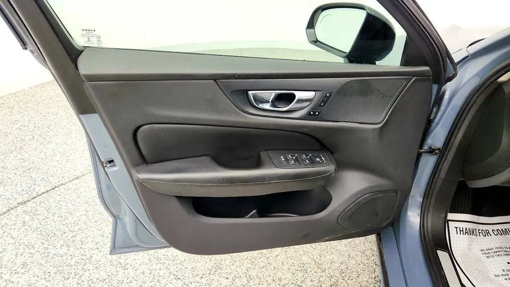 2023 Volvo S60 B5 Core Dark Theme