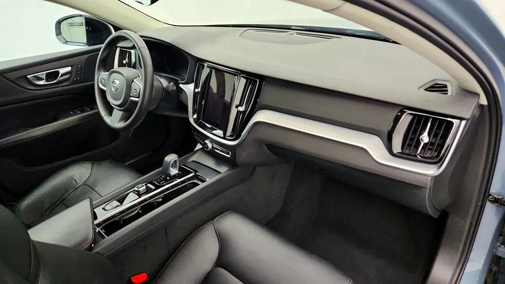 2023 Volvo S60 B5 Core Dark Theme