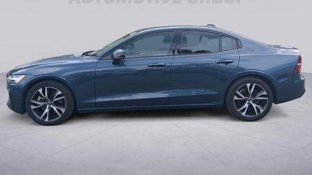 2024 Volvo S60 B5 Core Dark Theme