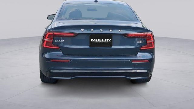 2024 Volvo S60 B5 Core Dark Theme