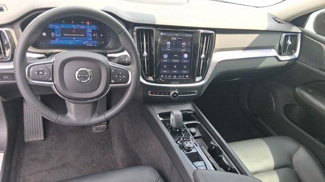 2024 Volvo S60 B5 Core Dark Theme