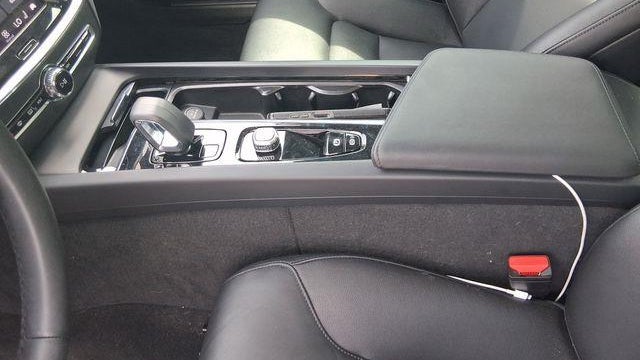 2024 Volvo S60 B5 Core Dark Theme