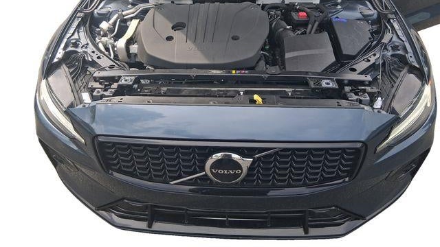 2024 Volvo S60 B5 Core Dark Theme