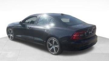 2024 Volvo S60 B5 Core Dark Theme