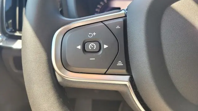 2024 Volvo S60 B5 Core Dark Theme