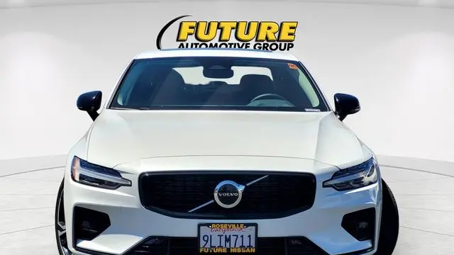 2024 Volvo S60 B5 Core Dark Theme