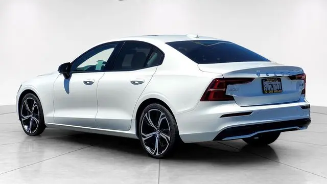2024 Volvo S60 B5 Core Dark Theme