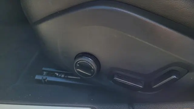 2024 Volvo S60 B5 Core Dark Theme