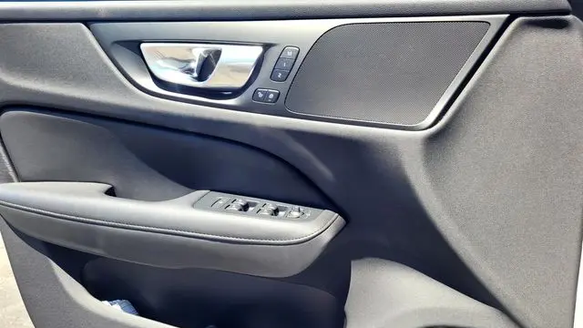 2024 Volvo S60 B5 Core Dark Theme