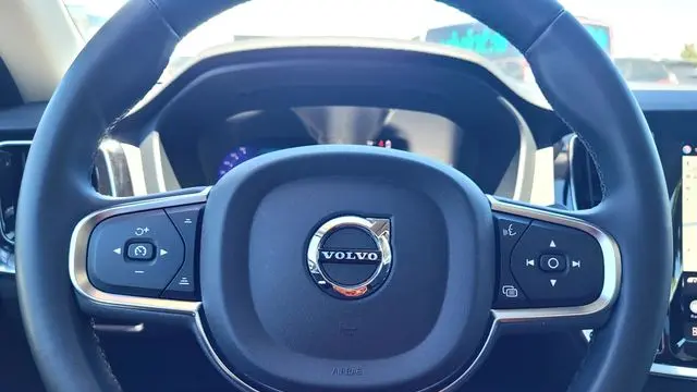 2024 Volvo S60 B5 Core Dark Theme