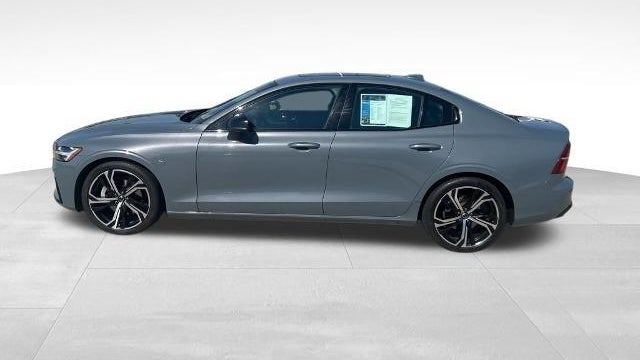 2024 Volvo S60 B5 Core Dark Theme